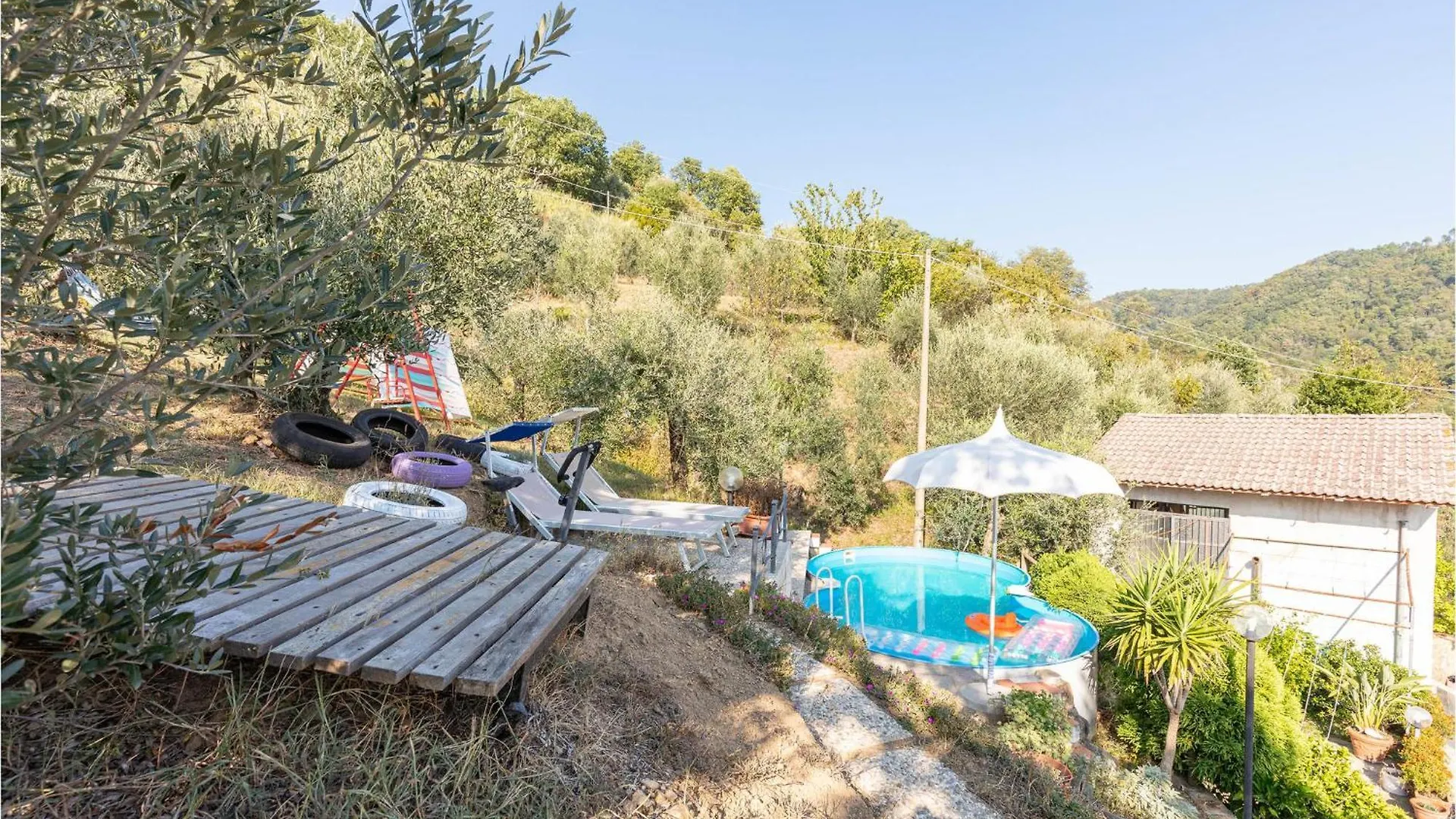 Awesome Home In Marliana With Kitchenette